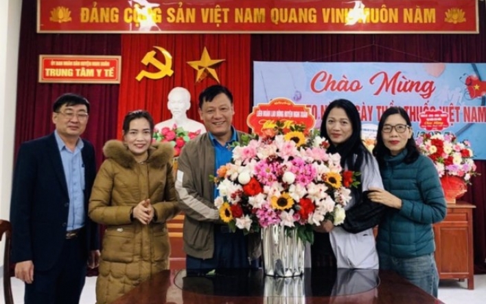 Nghi Xuân: Chúc mừng Ngày Thầy thuốc Việt Nam 27/2